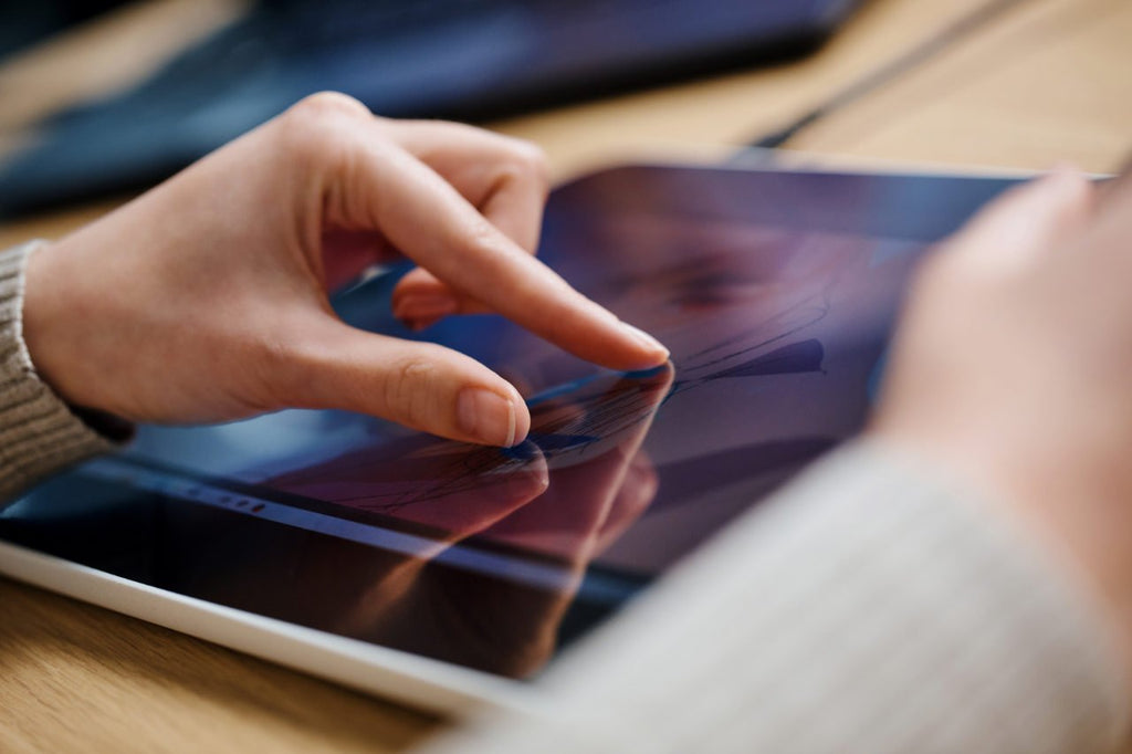 graphic tablet with a screen