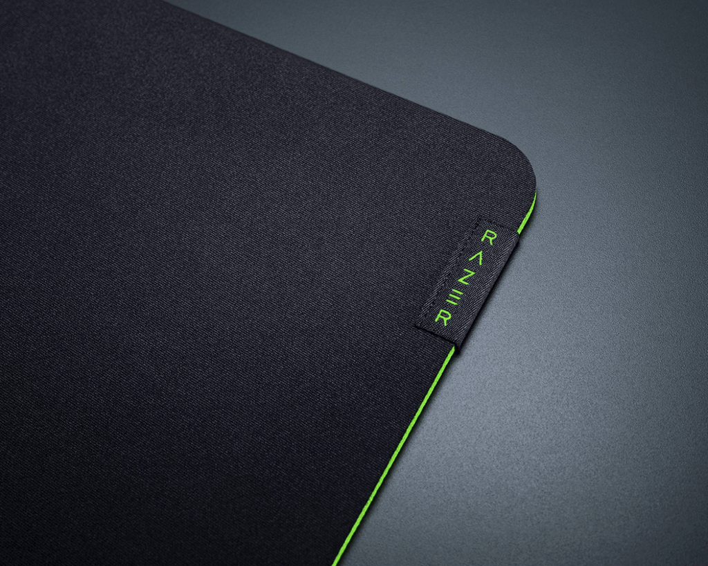 Razer Gigantus V2 Soft Gaming Mouse Mat for Speed and Control - Al Hamd Tech